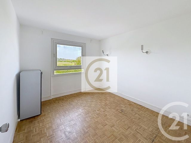 Appartement F3 à louer - 3 pièces - 71.96 m2 - ST CLOUD - 92 - ILE-DE-FRANCE - Century 21 Solution Immobilière