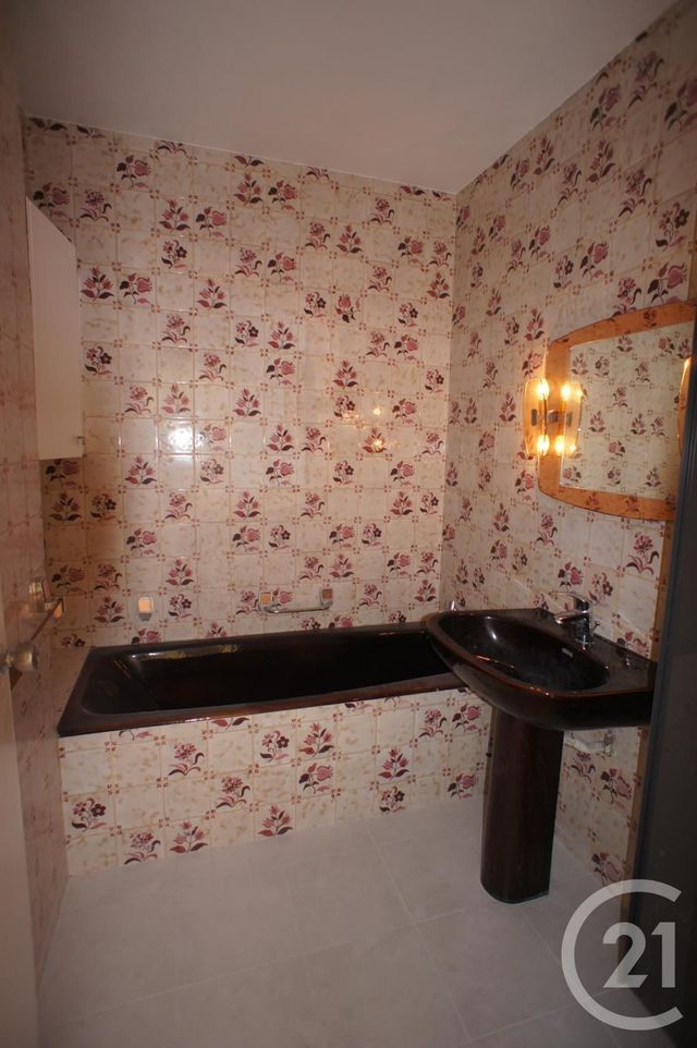 Appartement F3 à louer - 3 pièces - 71.96 m2 - ST CLOUD - 92 - ILE-DE-FRANCE - Century 21 Solution Immobilière