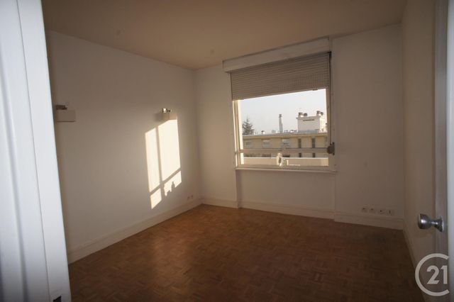 Appartement F3 à louer - 3 pièces - 71.96 m2 - ST CLOUD - 92 - ILE-DE-FRANCE - Century 21 Solution Immobilière