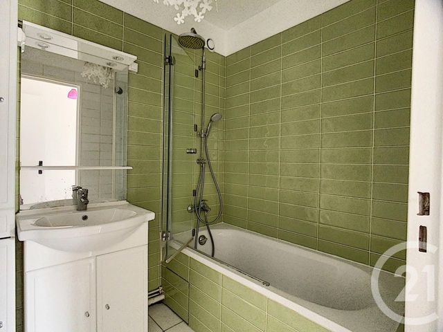 Appartement F2 à louer - 2 pièces - 52.12 m2 - VILLE D AVRAY - 92 - ILE-DE-FRANCE - Century 21 Solution Immobilière