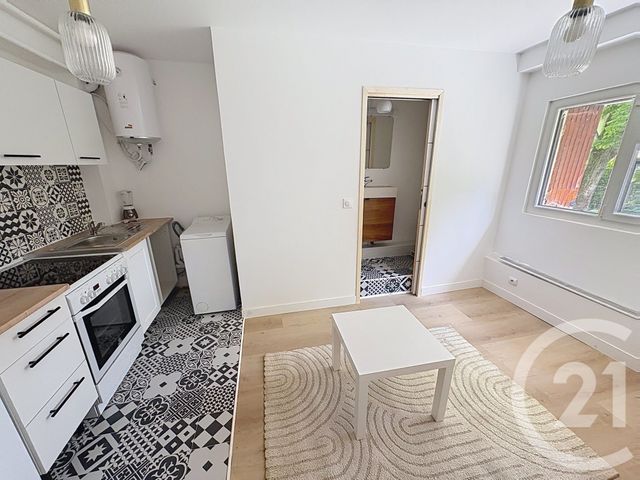 Appartement Chambre à louer - 1 pièce - 14.49 m2 - ST CLOUD - 92 - ILE-DE-FRANCE - Century 21 Solution Immobilière