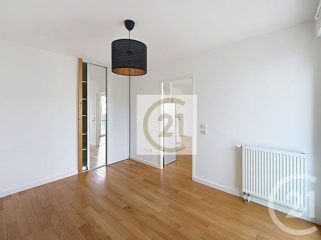 Appartement F2 à louer - 2 pièces - 40.0 m2 - ST CLOUD - 92 - ILE-DE-FRANCE - Century 21 Solution Immobilière