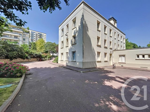 Appartement F1 à louer - 1 pièce - 9.6 m2 - ST CLOUD - 92 - ILE-DE-FRANCE - Century 21 Solution Immobilière