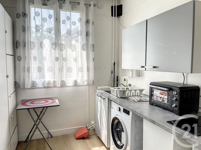 Appartement F1 à louer - 1 pièce - 9.6 m2 - ST CLOUD - 92 - ILE-DE-FRANCE - Century 21 Solution Immobilière