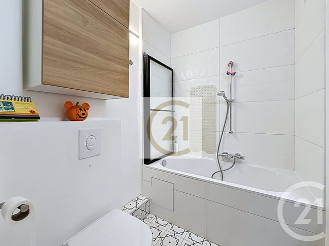 Appartement F5 à louer - 5 pièces - 95.53 m2 - ST CLOUD - 92 - ILE-DE-FRANCE - Century 21 Solution Immobilière