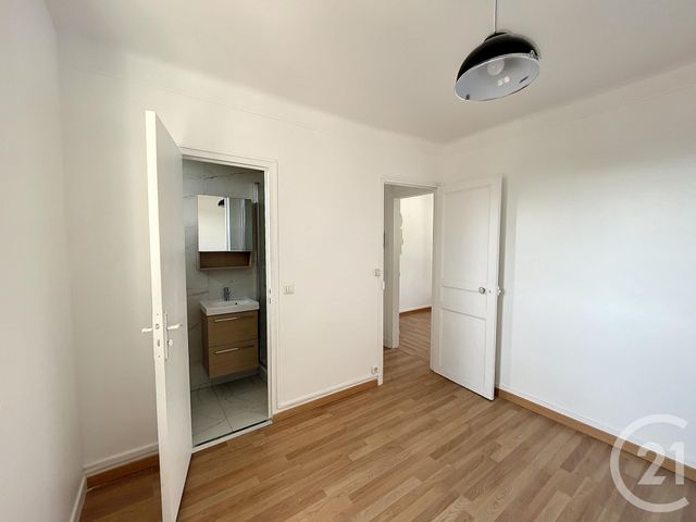 Appartement F2 à louer - 2 pièces - 27.8 m2 - VILLE D AVRAY - 92 - ILE-DE-FRANCE - Century 21 Solution Immobilière
