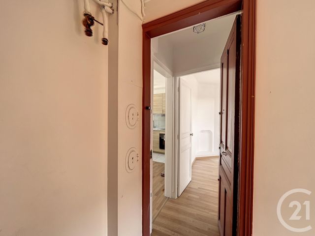 Appartement F2 à louer - 2 pièces - 27.8 m2 - VILLE D AVRAY - 92 - ILE-DE-FRANCE - Century 21 Solution Immobilière