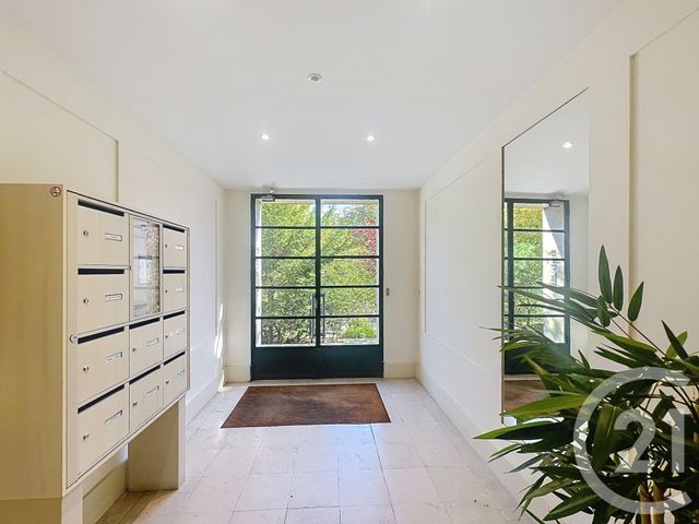 Appartement F2 à vendre - 2 pièces - 54.62 m2 - ST CLOUD - 92 - ILE-DE-FRANCE - Century 21 Solution Immobilière