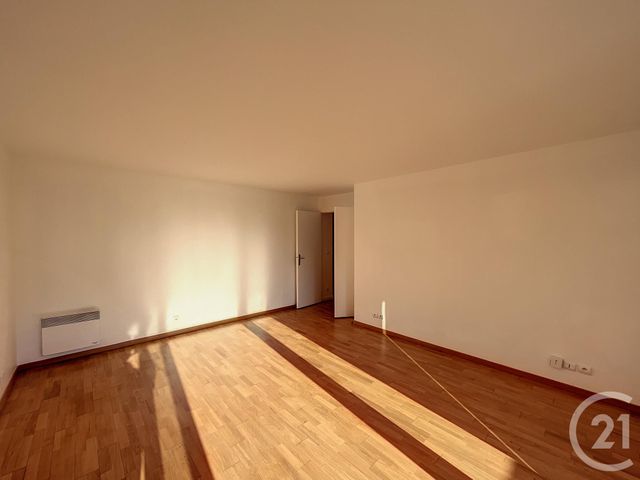 Appartement à louer - 3 pièces - 67.2 m2 - SURESNES - 92 - ILE-DE-FRANCE - Century 21 Solution Immobilière