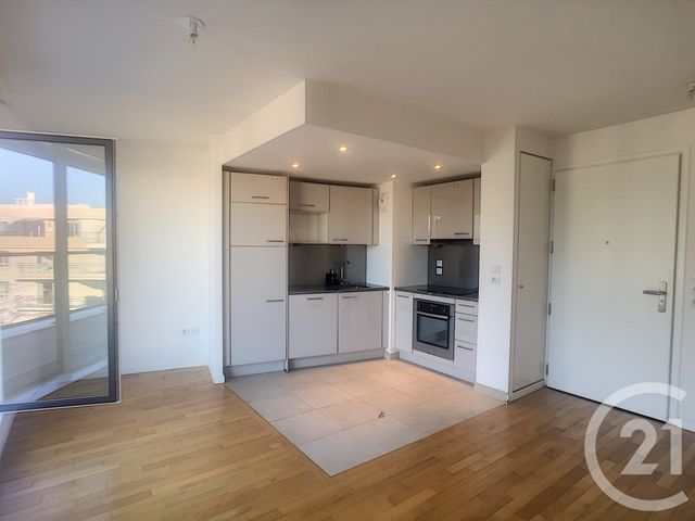 Appartement F2 à louer - 2 pièces - 42.5 m2 - ST CLOUD - 92 - ILE-DE-FRANCE - Century 21 Solution Immobilière