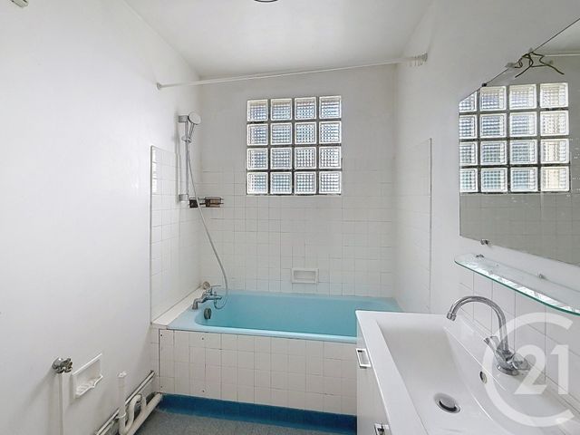 Appartement F3 à louer - 3 pièces - 66.44 m2 - VILLE D AVRAY - 92 - ILE-DE-FRANCE - Century 21 Solution Immobilière