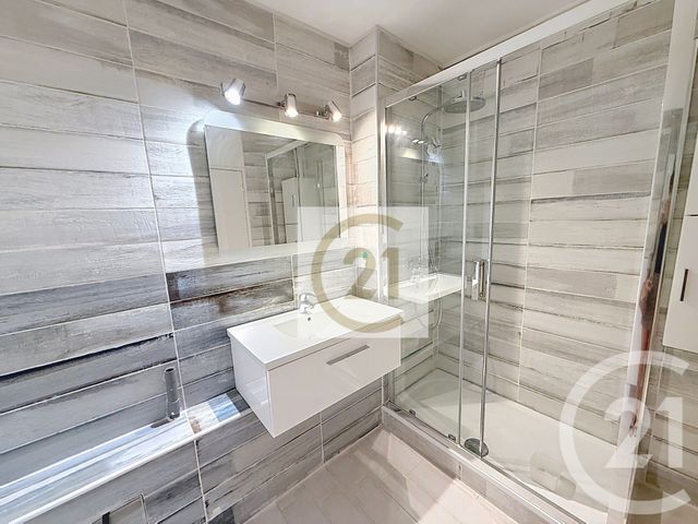 Appartement F2 à louer - 2 pièces - 45.11 m2 - ST CLOUD - 92 - ILE-DE-FRANCE - Century 21 Solution Immobilière