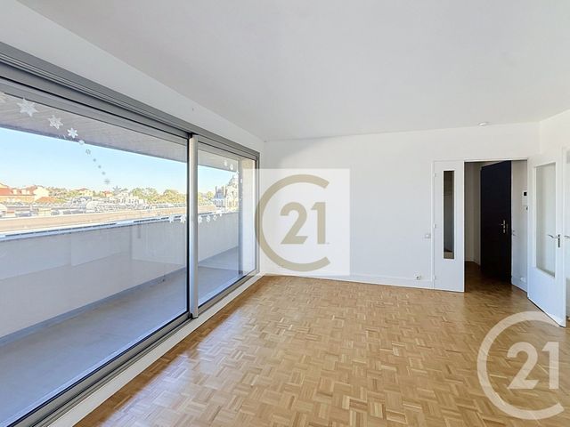 Appartement F2 à louer - 2 pièces - 45.11 m2 - ST CLOUD - 92 - ILE-DE-FRANCE - Century 21 Solution Immobilière