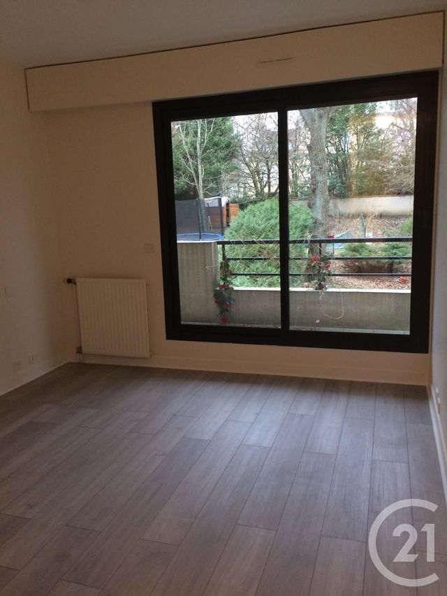 Appartement F4 à louer - 4 pièces - 96.0 m2 - ST CLOUD - 92 - ILE-DE-FRANCE - Century 21 Solution Immobilière